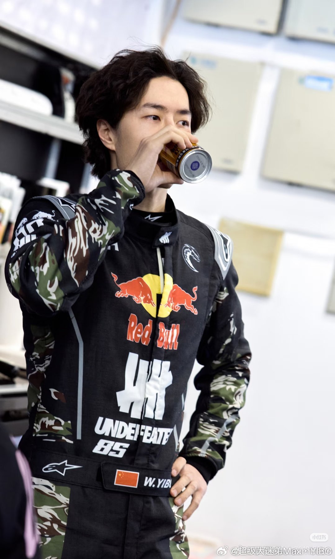 王一博追王一博把71岁奶奶变成17岁了 wyb王一博 一颗星也好 两颗星也罢、我