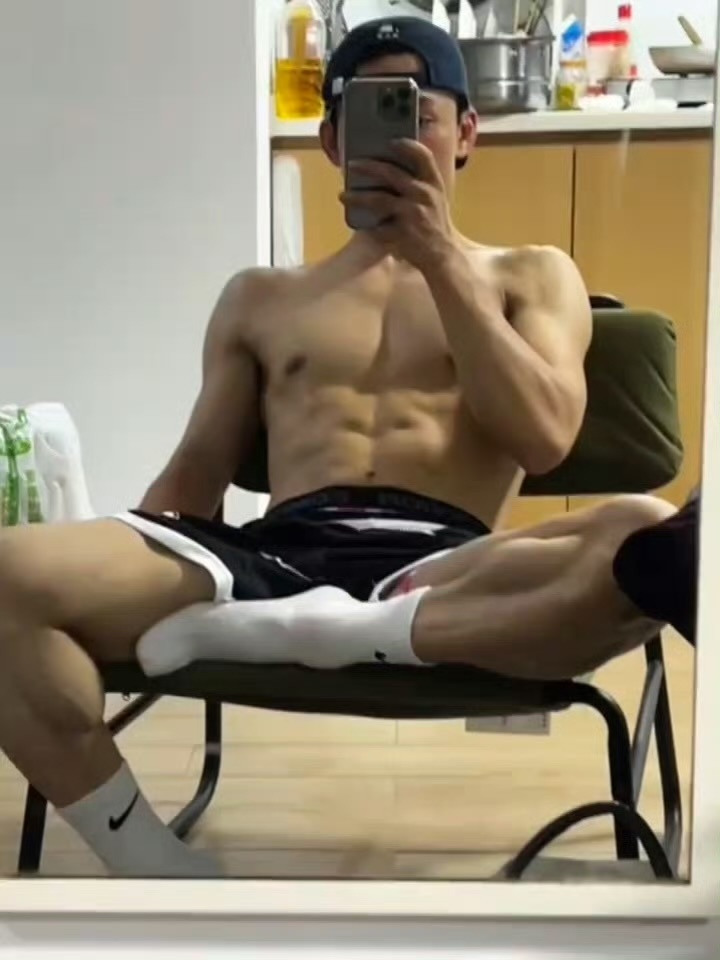 白袜帅给力[超话] ​​​