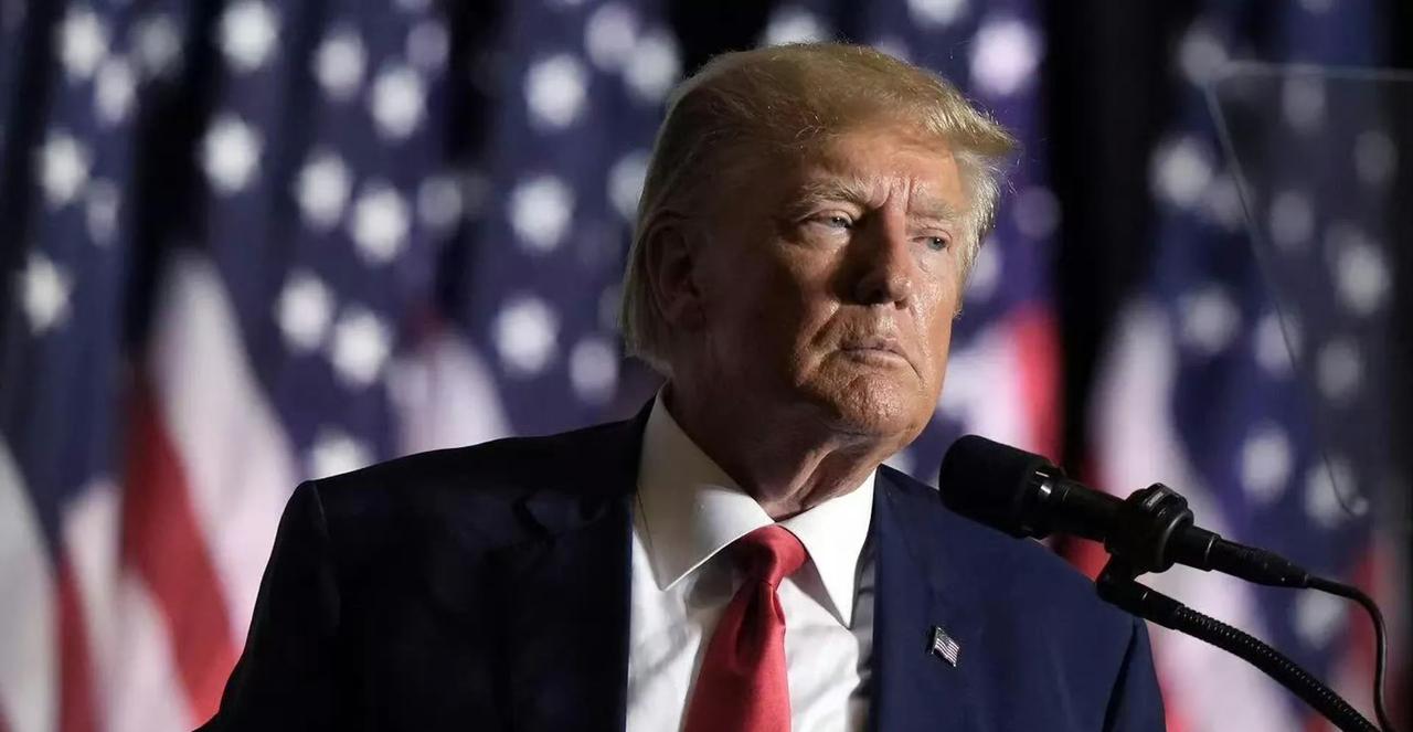 美国总统特朗普在接受《纽约时报》采访时谈到伊朗政权更迭:“我认为，我们在委内瑞拉