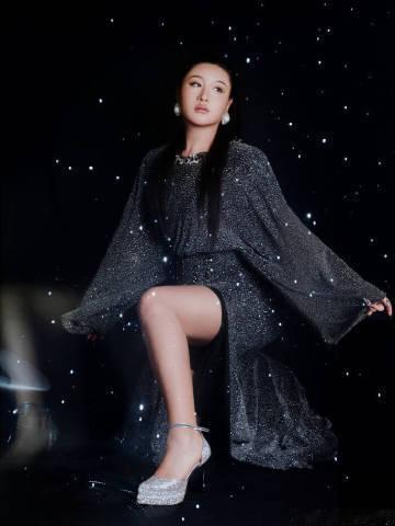 锤娜丽莎电影圈姐也来逛逛 别人跨界举步维艰，锤娜丽莎跨界一路开挂，大大方方来电影