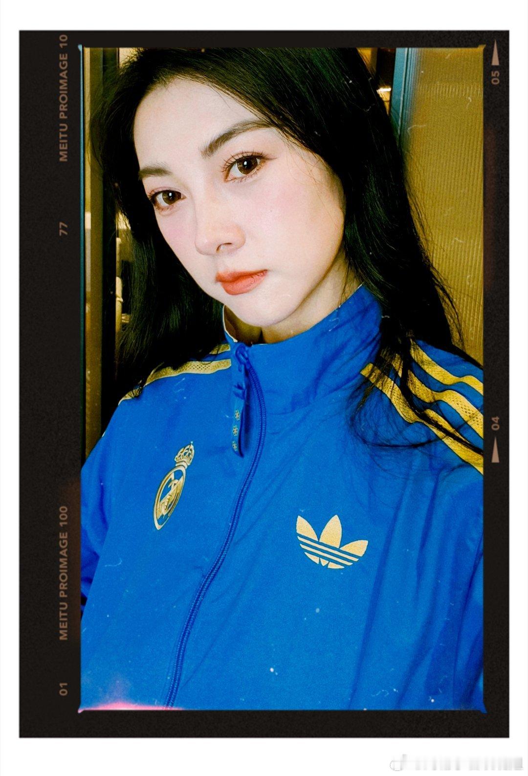 皇马adidas农历新年中国结双面外套，这个真的是近来最喜欢的一件球队外套，双面