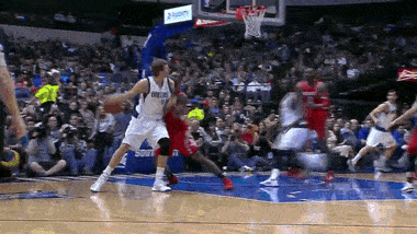 球星经典招式 3：德克诺维斯基的金鸡独立！