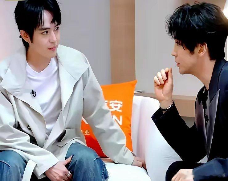 吴镇宇当众调侃张伦硕：自从认识钟丽缇，你就不用工作了吧。这话听着扎心，却撕开了娱