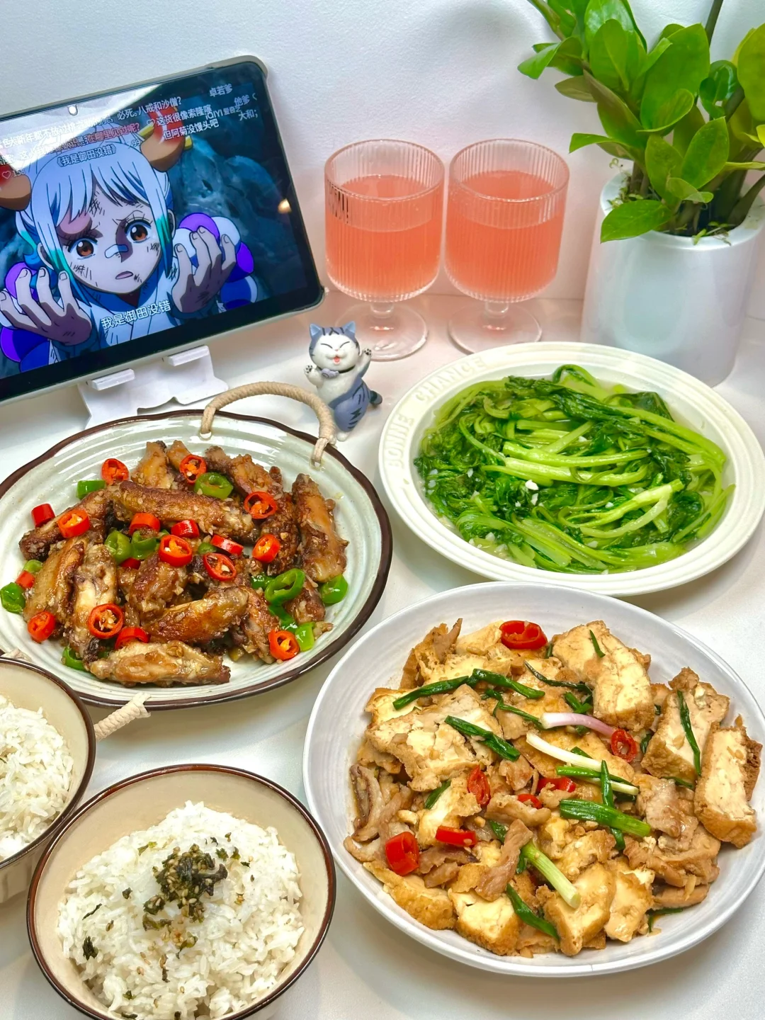 二人食｜蒜香辣鸡翅➕豆腐焖肉🥣香迷糊啦 ～
