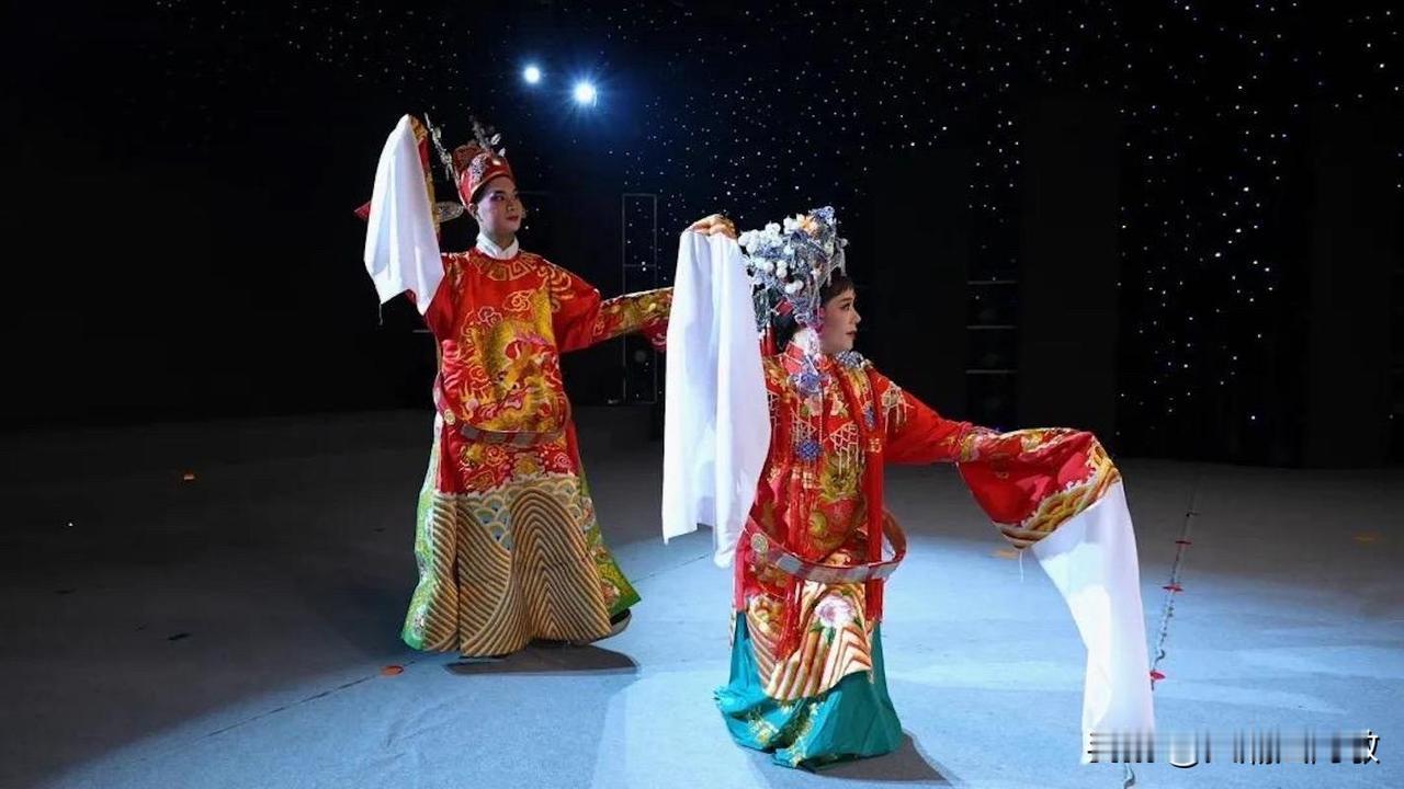 汕头有什么独特的习俗和文化?汕头独特的习俗和文化丰富多样，涵盖了传统艺术、民俗活