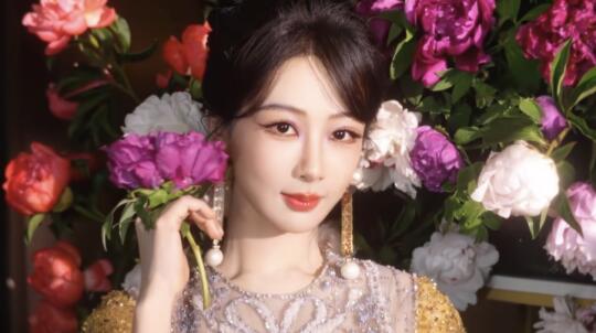 杨紫这次不跳舞主打美