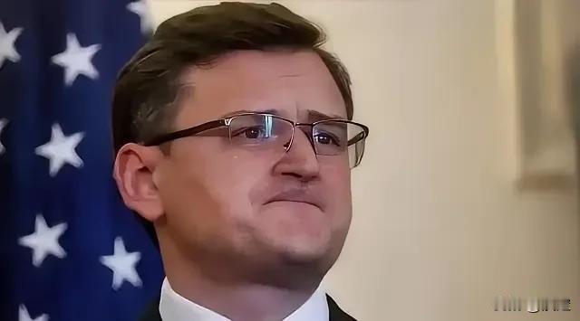 看清形势，乌克兰外长库列巴表示，现在乌克兰遭俄罗斯打击电力设施被摧毁，乌克兰百姓