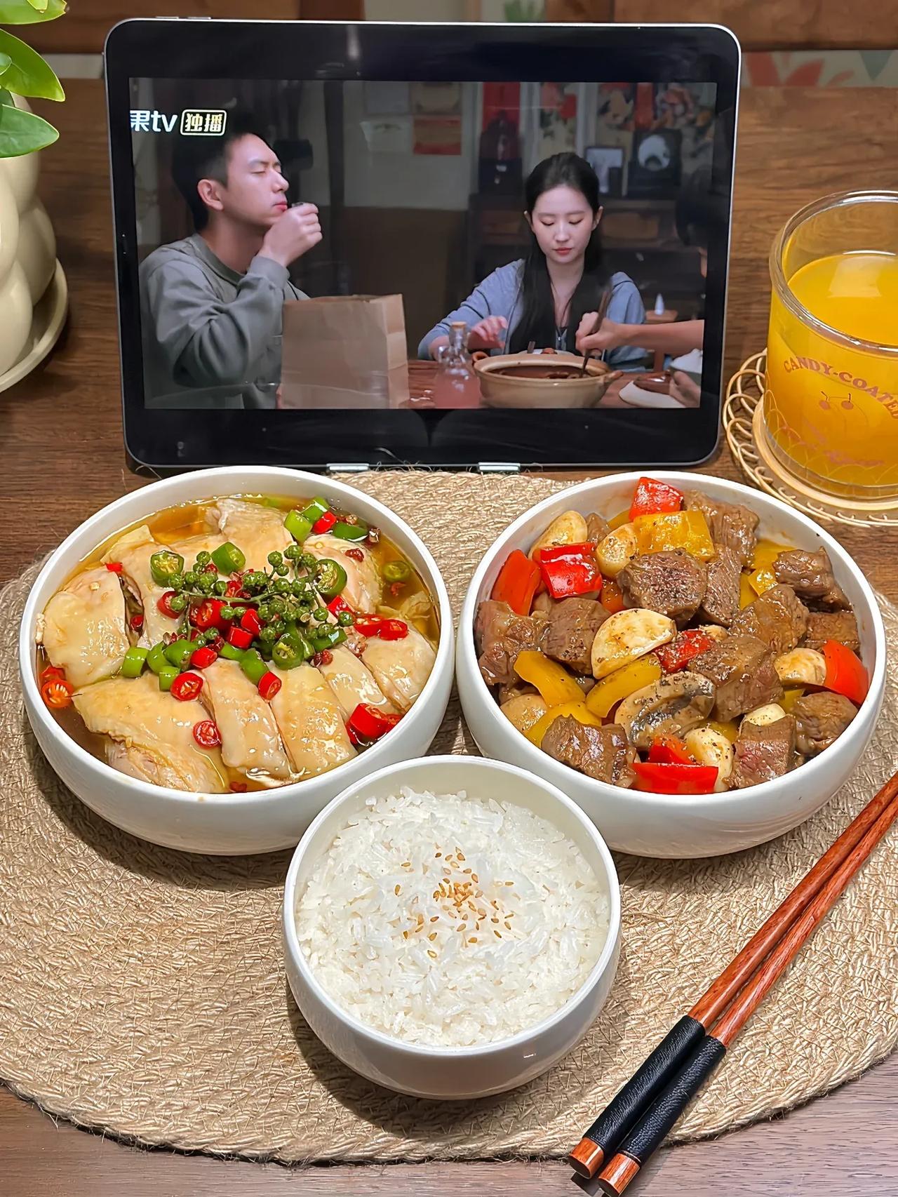 👩🏻‍🍳一人食 | 椒麻鸡腿🍖彩椒牛肉粒🥢|||叮叮✨今日伙食：（附教