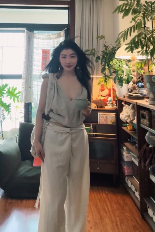 健身那女的 日常出门这样穿！