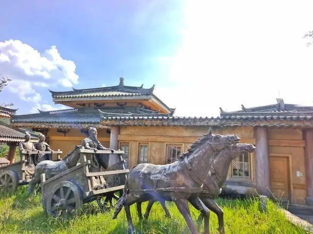 秦晋崤之战：秦国最惨一战，血染崤山的悲壮记忆

在春秋战国纷繁复杂的历史长河中，