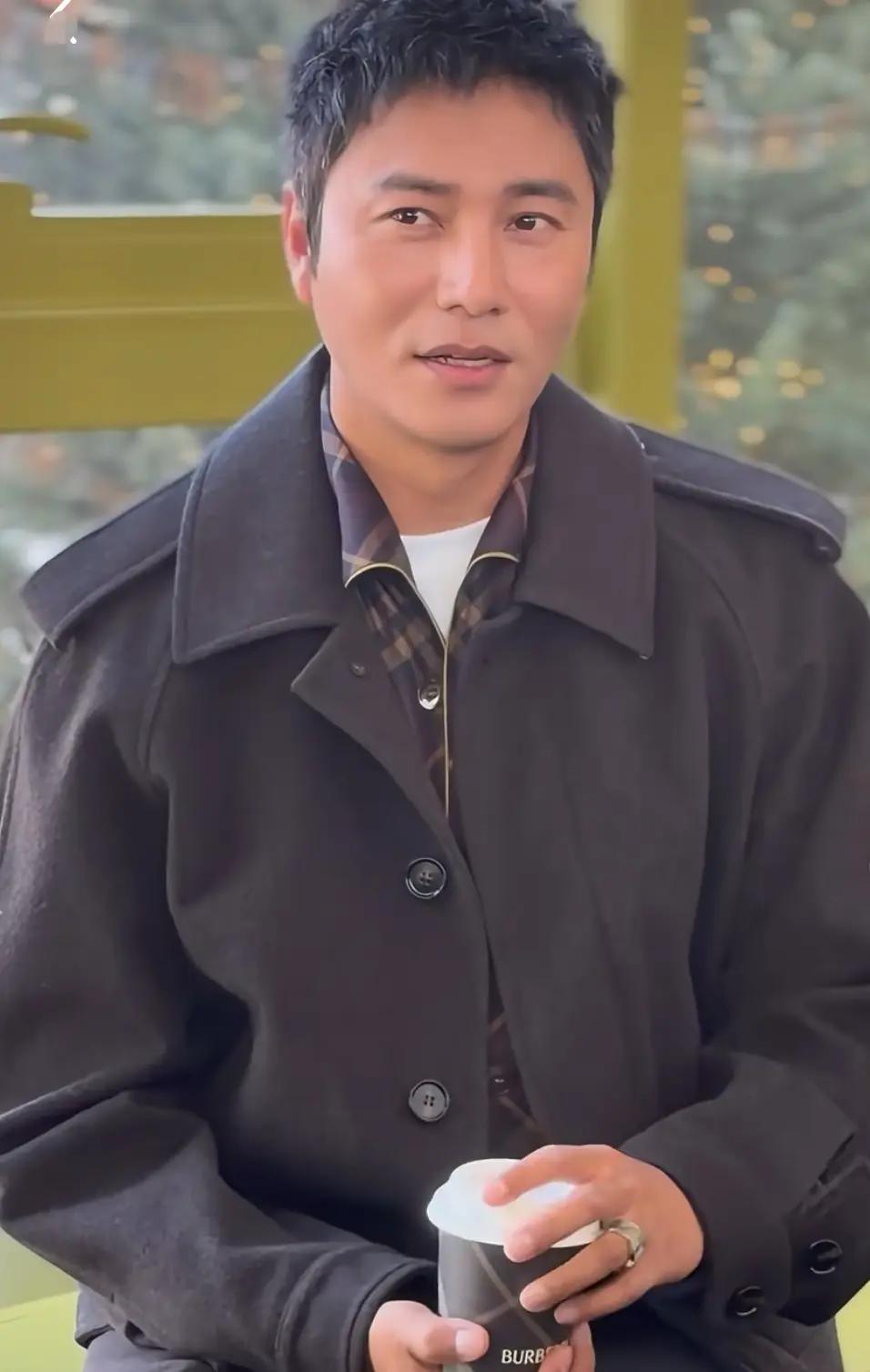 陈坤的脸怎么变成这样了？难道老了就变形了，他也没多大年纪啊。