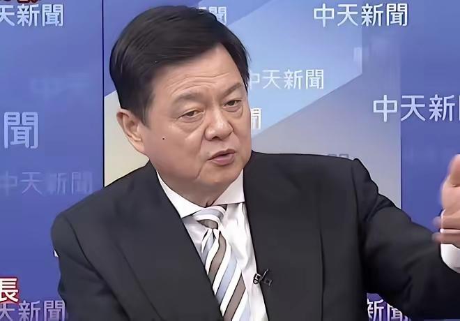 周锡明认为郑丽文手握三大优势。周锡伟在昨天的中天节目中说，郑丽文当上了国民党党主