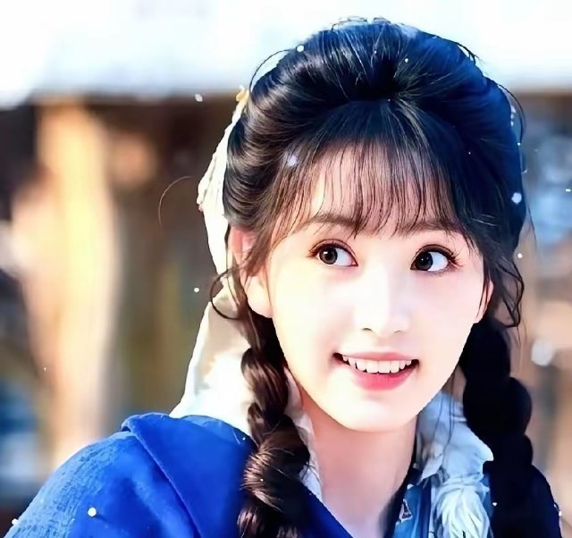 田曦薇的体质，真的蛮神奇的。今年的《逐玉》，去年的《大奉打更人》，她都是女主，但