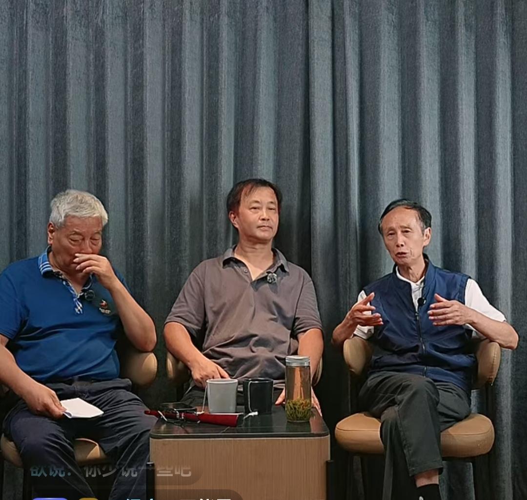 “榜书万里铿锵三人行”座谈会，通过主持人提问的方式进行活动总结与未来展望。

上