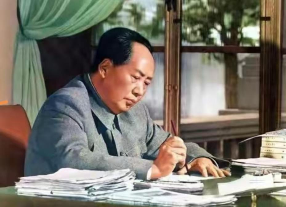武力无法打败我们，吹捧才是隐形陷阱，读懂伟人的远见思考。
 
再次品读《毛泽东选