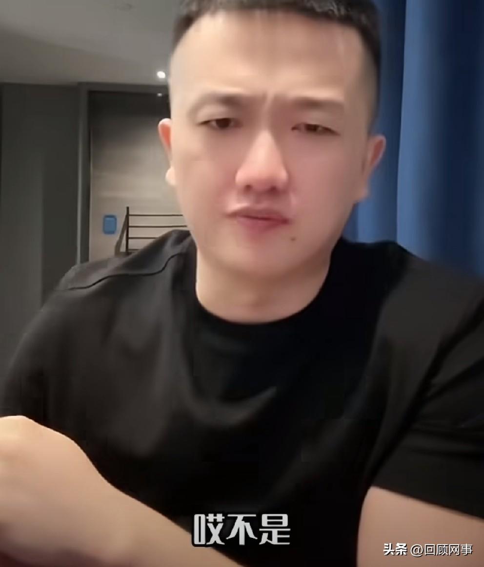 深圳磊磊说阿宇输了，因为驴家班大部分人都支持骡子，只有小北京和小蔡支持他！

 