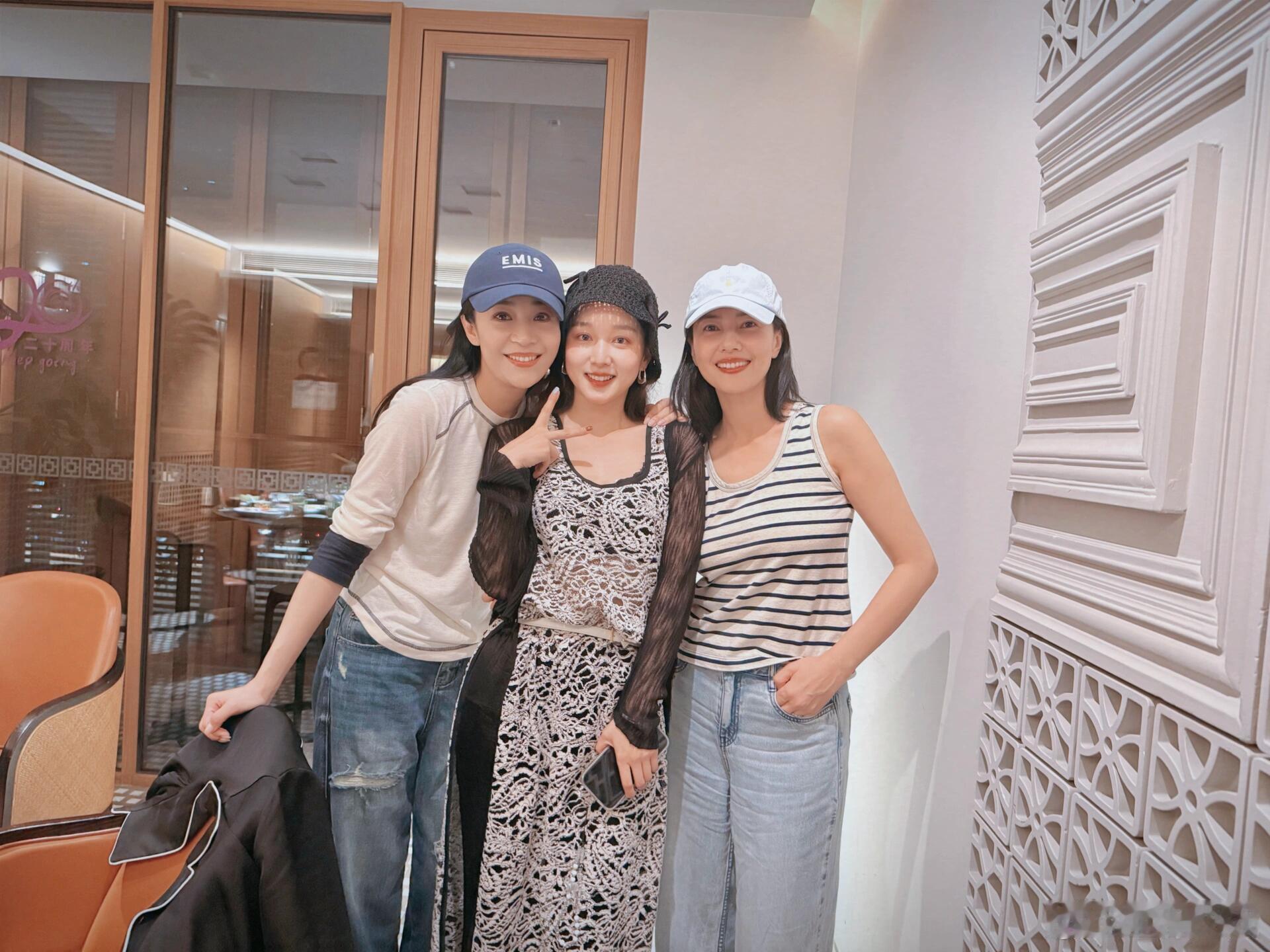 马龙老婆夏露晒与高圆圆合照高圆圆夏露合照 高圆圆夏露合照，好漂亮 