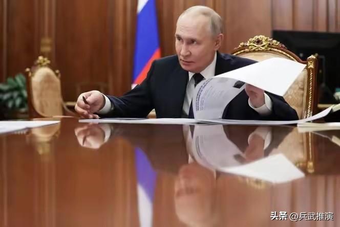 “榛树”或已锁定基辅，普京要学美以做法，“斩首”泽连斯基？

俄军最近没对基辅大