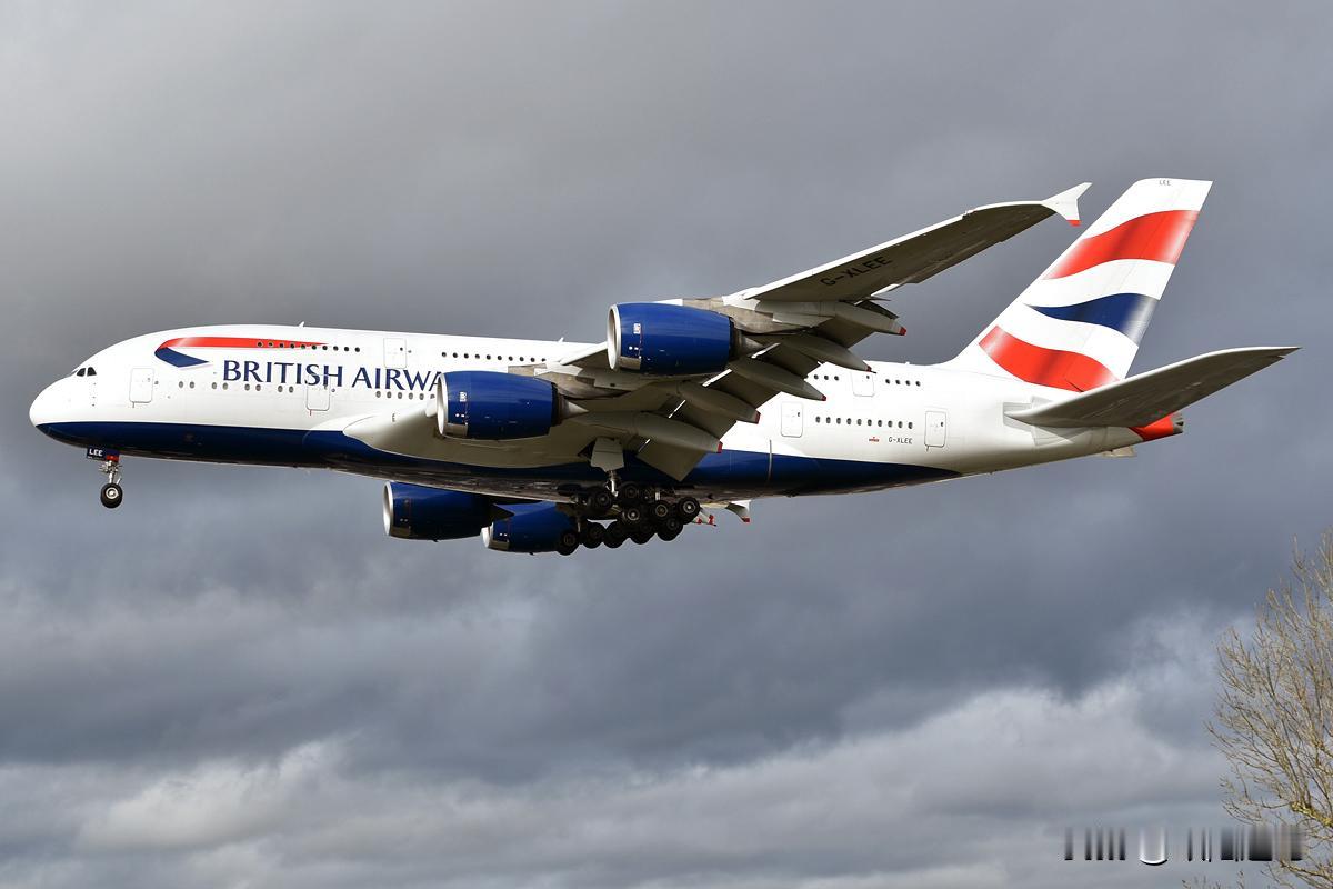 据英国媒体报道，英国航空把恢复飞往迪拜、多哈和特拉维夫航班的时间再次改到8月1日