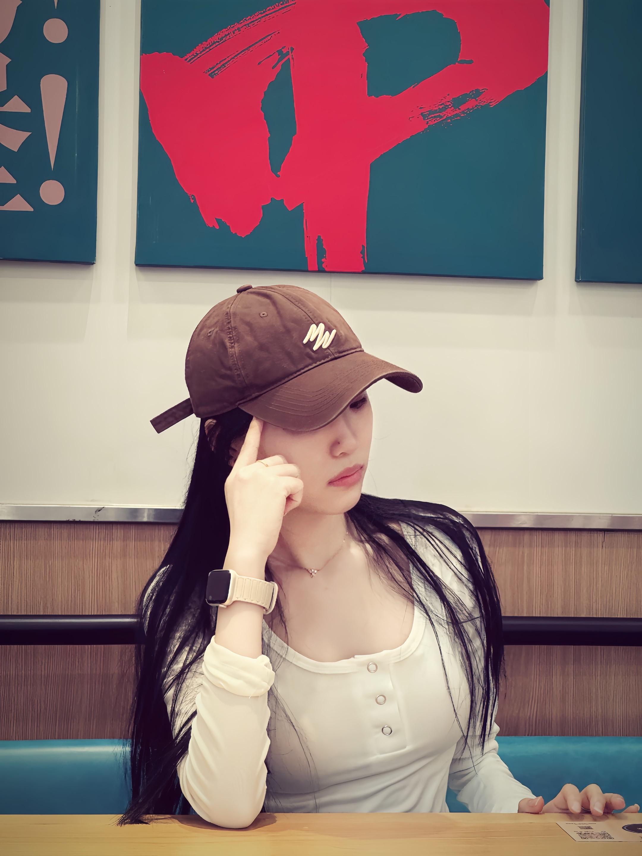 这个世界充满假象，唯有痛苦从不说谎。