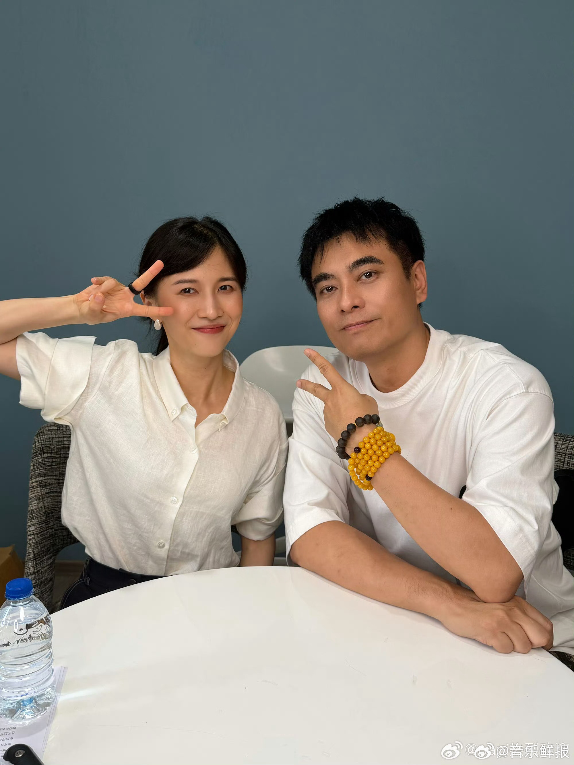 陈龙的包背了15年没洗过陈龙三十出头就没偶像剧拍了十五年的旧包包舍不得更换，谈及