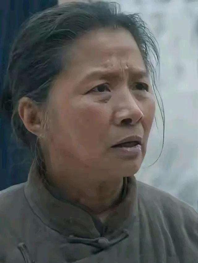 多年后又被这位女演员圈粉了，昨晚在CCTV8播出的《生万物》又看到了这位女演员，