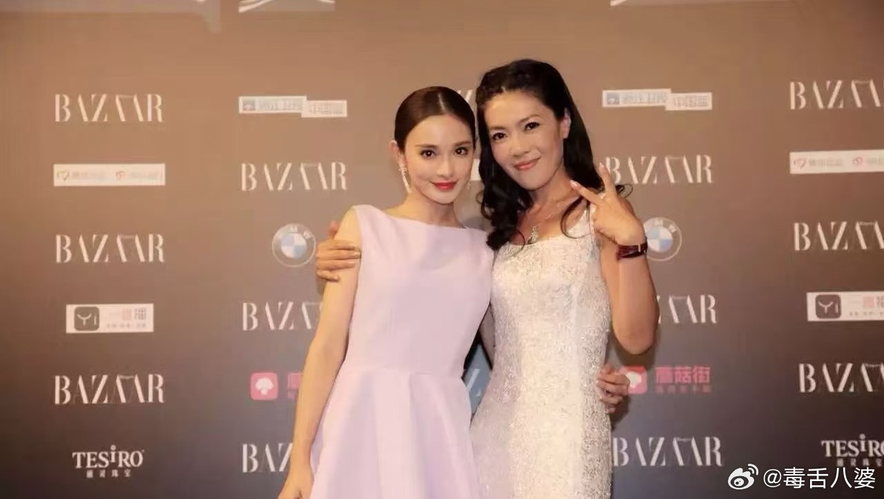 彭小苒凌晨朋友圈发长文大半夜刷到彭小苒的朋友圈长文，看哭了谁懂…从主持人到演员整