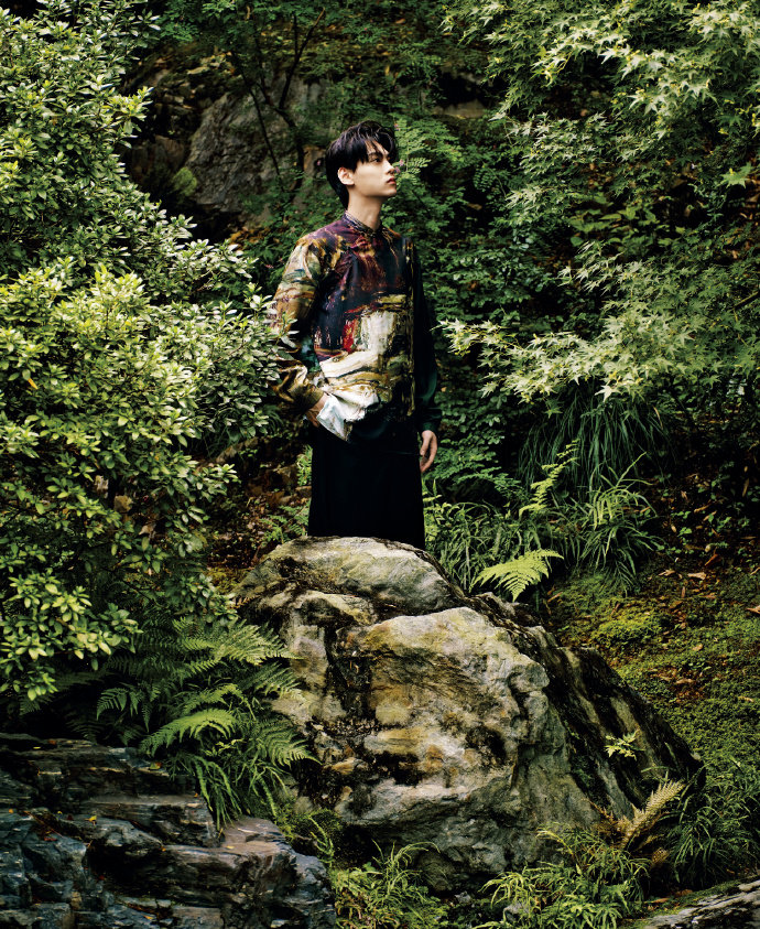 田栩宁山水含章 田栩宁人民画报海报 田栩宁人民画报海报，田栩宁山水含章，入眼就是