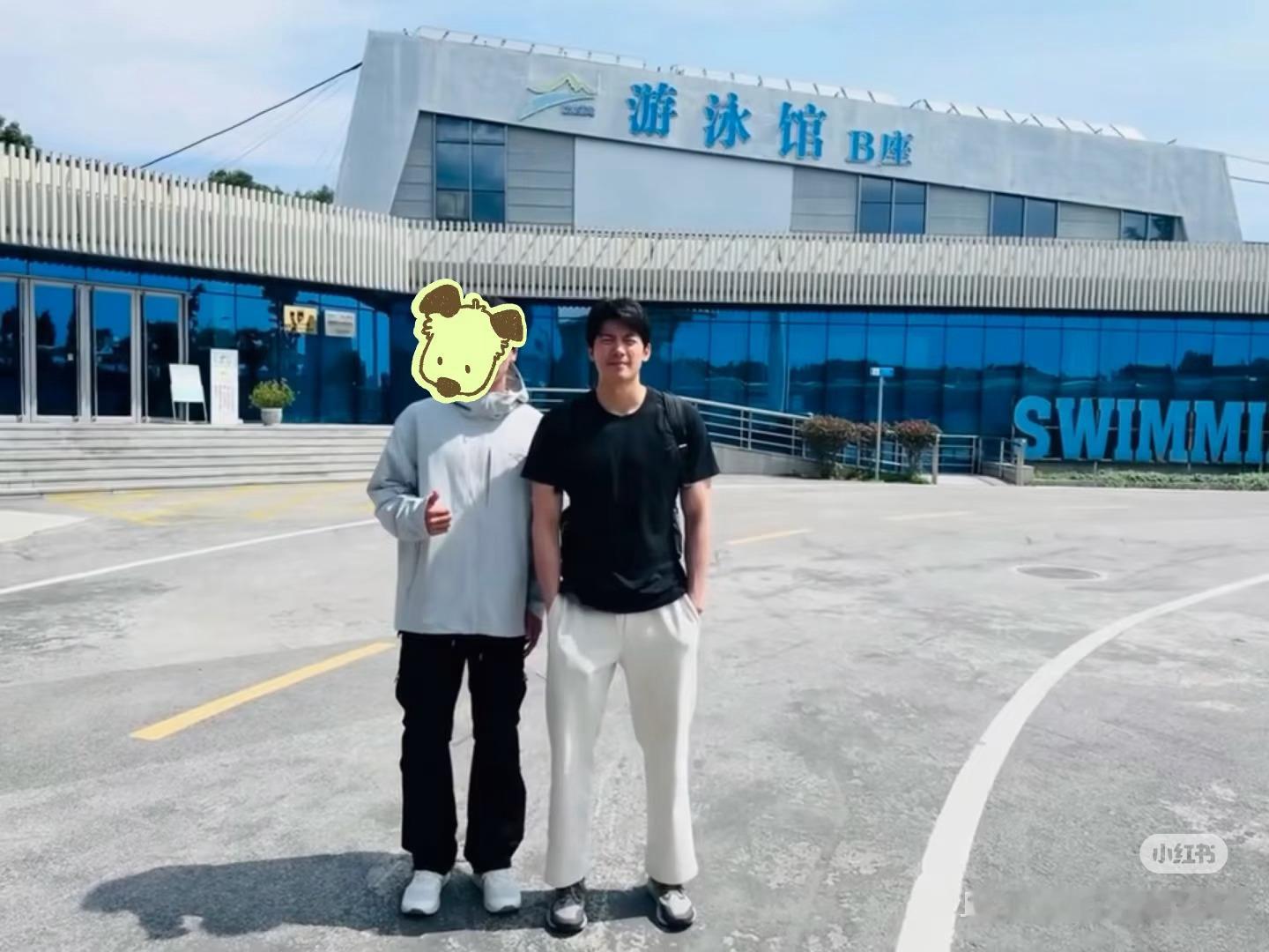 昆明的太阳坏💢💢给我🐽晒成了😣😣汪顺