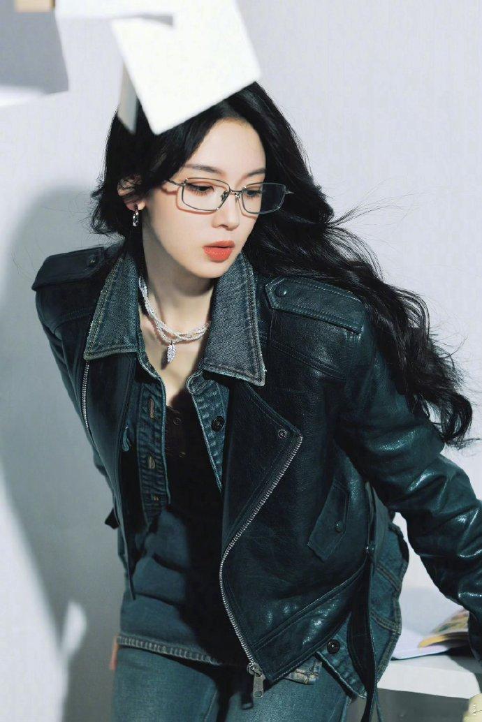 陈瑶把孤单北半球练成被肯定的北半球陈瑶随地大小练 从0基础到舞台发光，陈瑶真的把