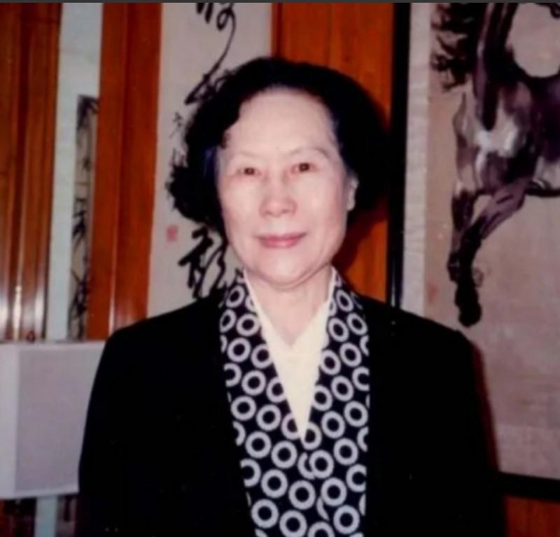 1953年，徐悲鸿病逝，五年后，他的妻子廖静文不但选择了改嫁，还生了孩子。然而，