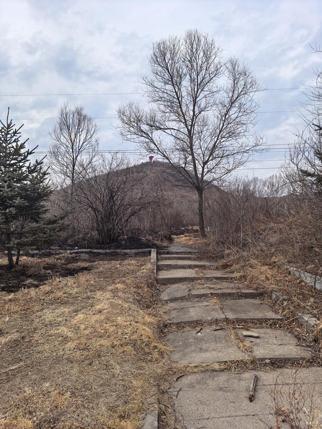 老公凌晨回家，好友爸爸120转运去了省城治疗。脑出血，去省城治疗毕竟治疗效果好。