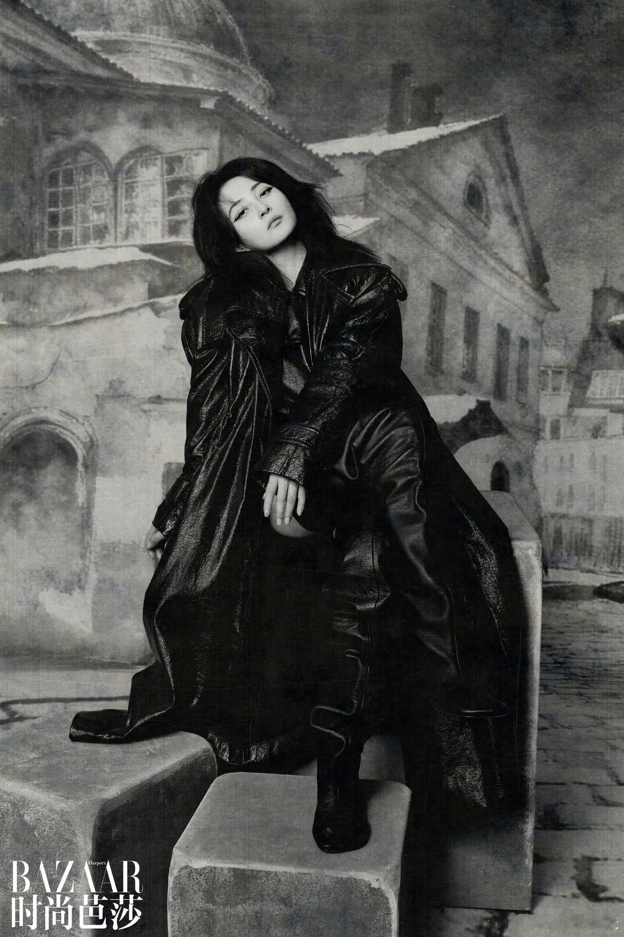 美到疯狂心动！蒋勤勤近期状态好顶，红毯造型惊艳全场，时尚表现力飙升，酷飒风、高智