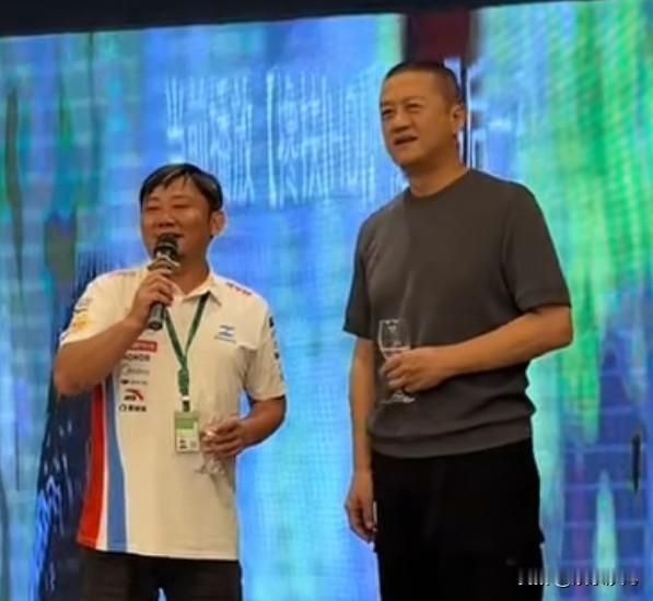 李亚鹏现身意大利为张雪机车加油


李亚鹏专程飞赴意大利，现身WSBK赛场为国产