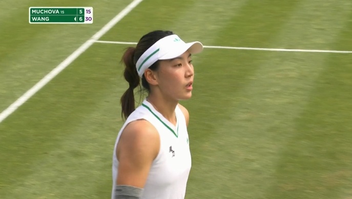 漂亮！首盘7-5拿下，大比分1-0领先穆霍娃！！#王欣瑜vs穆霍娃# ​​​
