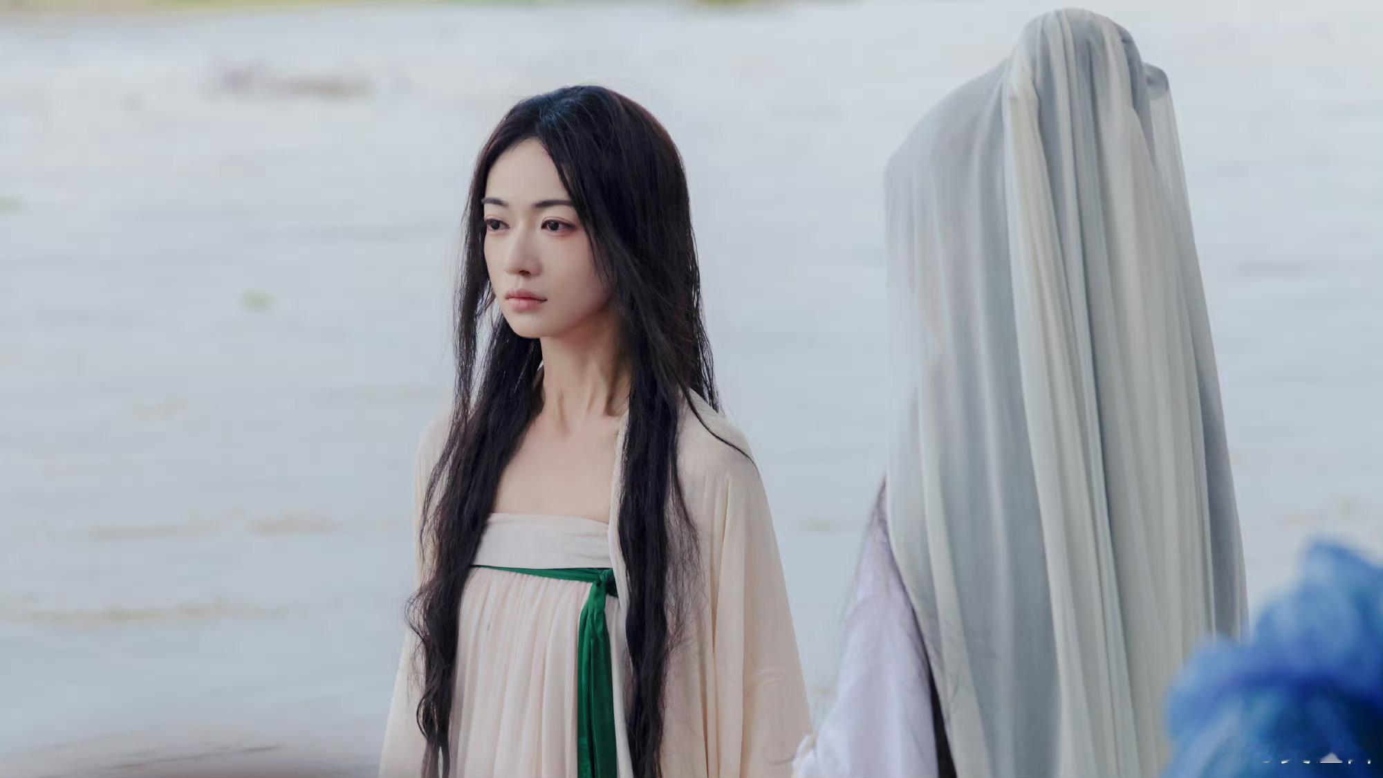#魏姐 爽文女主# 吴谨言从《延禧攻略》的魏璎珞到现在《墨雨云烟》的薛芳菲都是妥