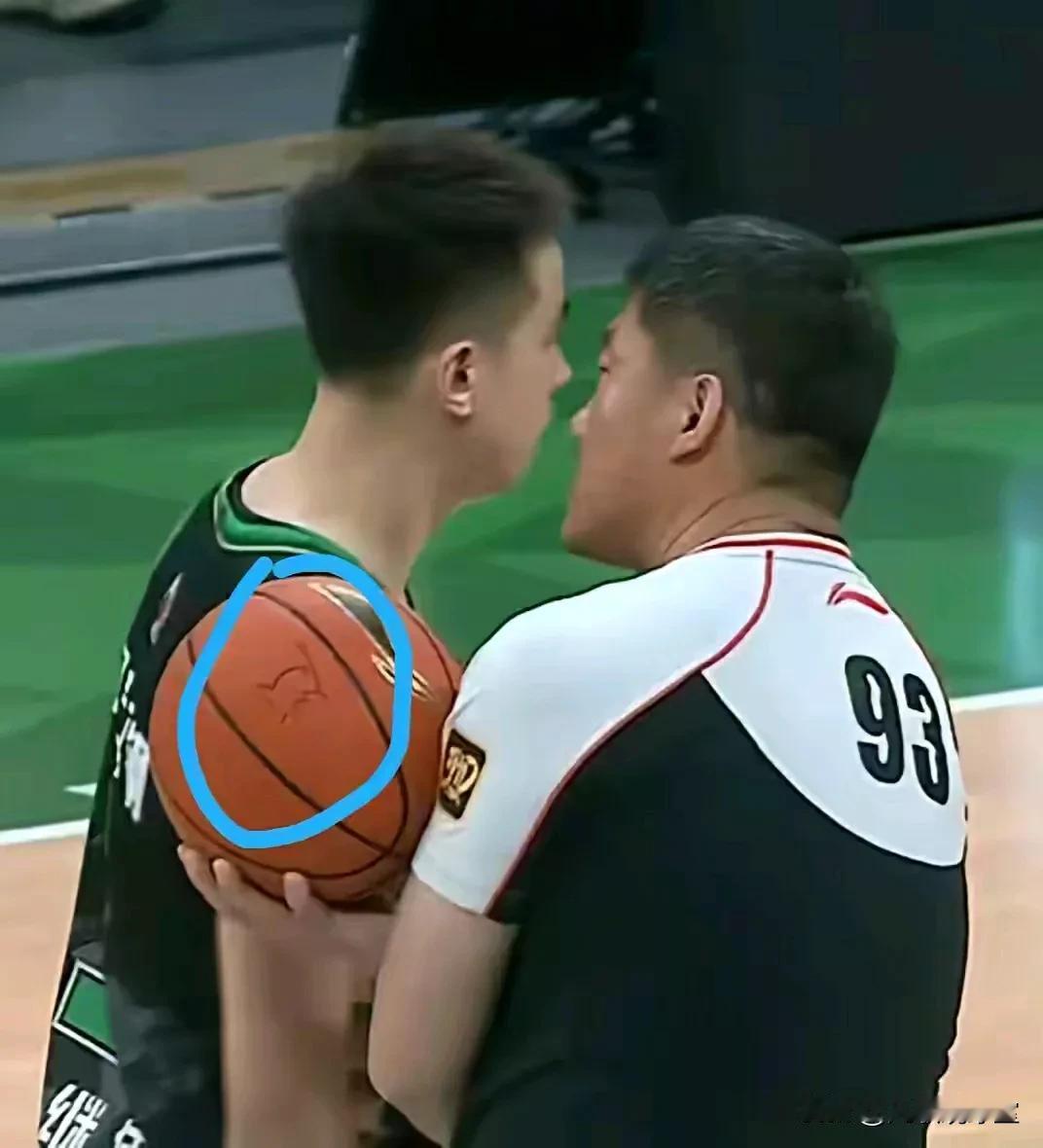 不知道CBA联赛用球可不可以写上球队名的简称？会不会影响CBA联赛的品牌形象？我
