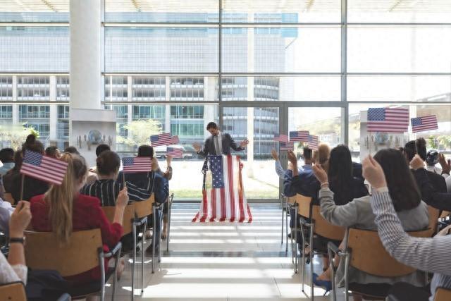 欧美数十年不间断地对华输出伪学封锁实学，导致中国目前伪学泛溢

如今市面上不少看