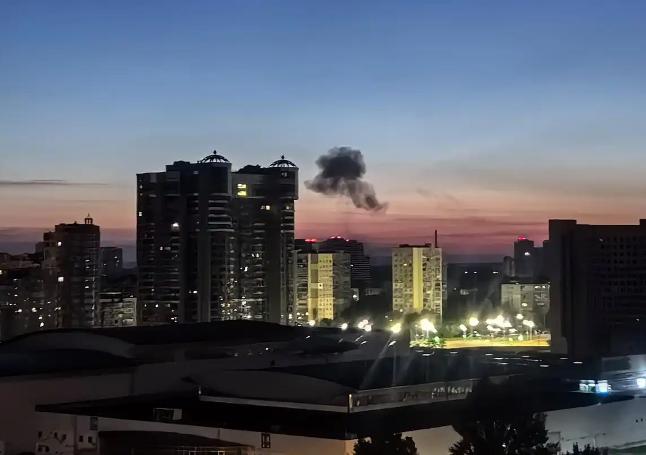乌克兰机密暴露了？俄军导弹深夜精准打击，西方军事顾问和外国雇佣军下榻酒店——乌克