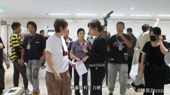 孙俪没有浪费一帧镜头孙俪连群演细节都不放过处处抠细节、重真实，亲自指导群演动作、