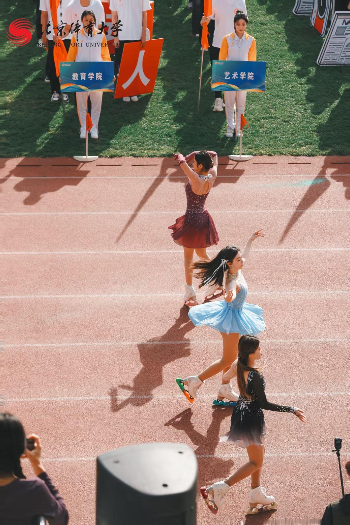 珊珊小宝恬恬⛸️看着长大的冰娃~从赛场小豆苗到青春大学生，都出落成惊艳的大姑娘了