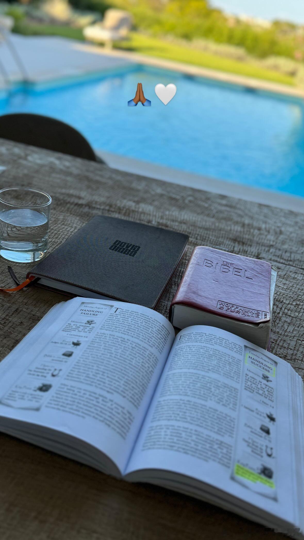 阿拉巴: 🙏🏾🤍 ​​​