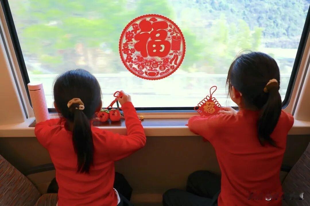 集卡领红包从车票情况来看，截至2月16日，国铁广州局春运累计发售车票已超4060