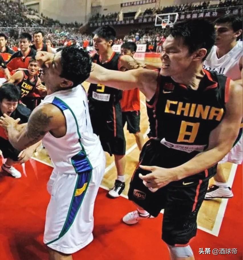 爆料三位中国男篮名宿趣事：巩晓彬是大哥大，打架只服刘玉栋，王治郅是三好男人！
