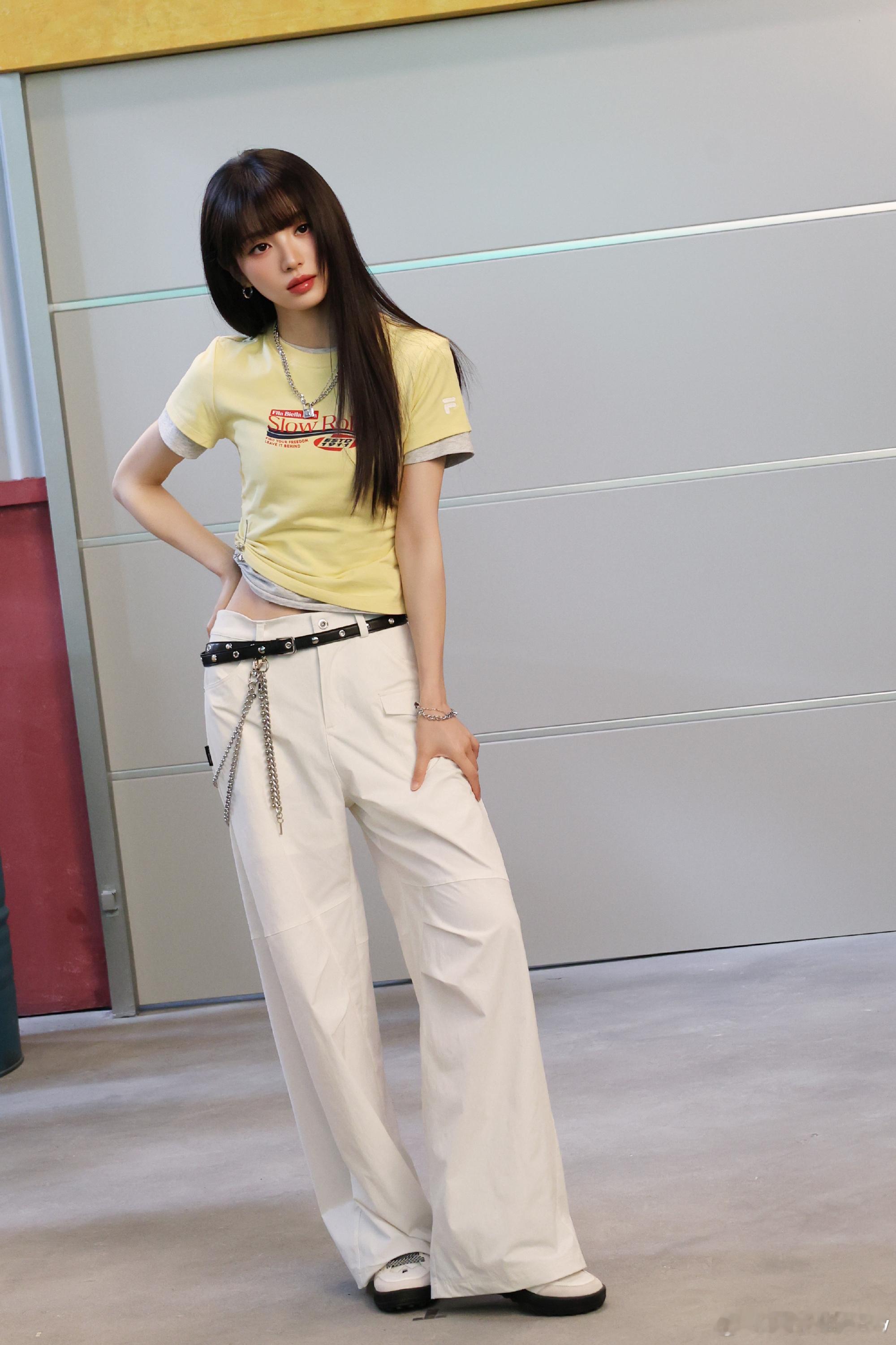 田曦薇林知夏帮追星妹智斗黄牛 已经在学习林知夏的处事思路天才女友