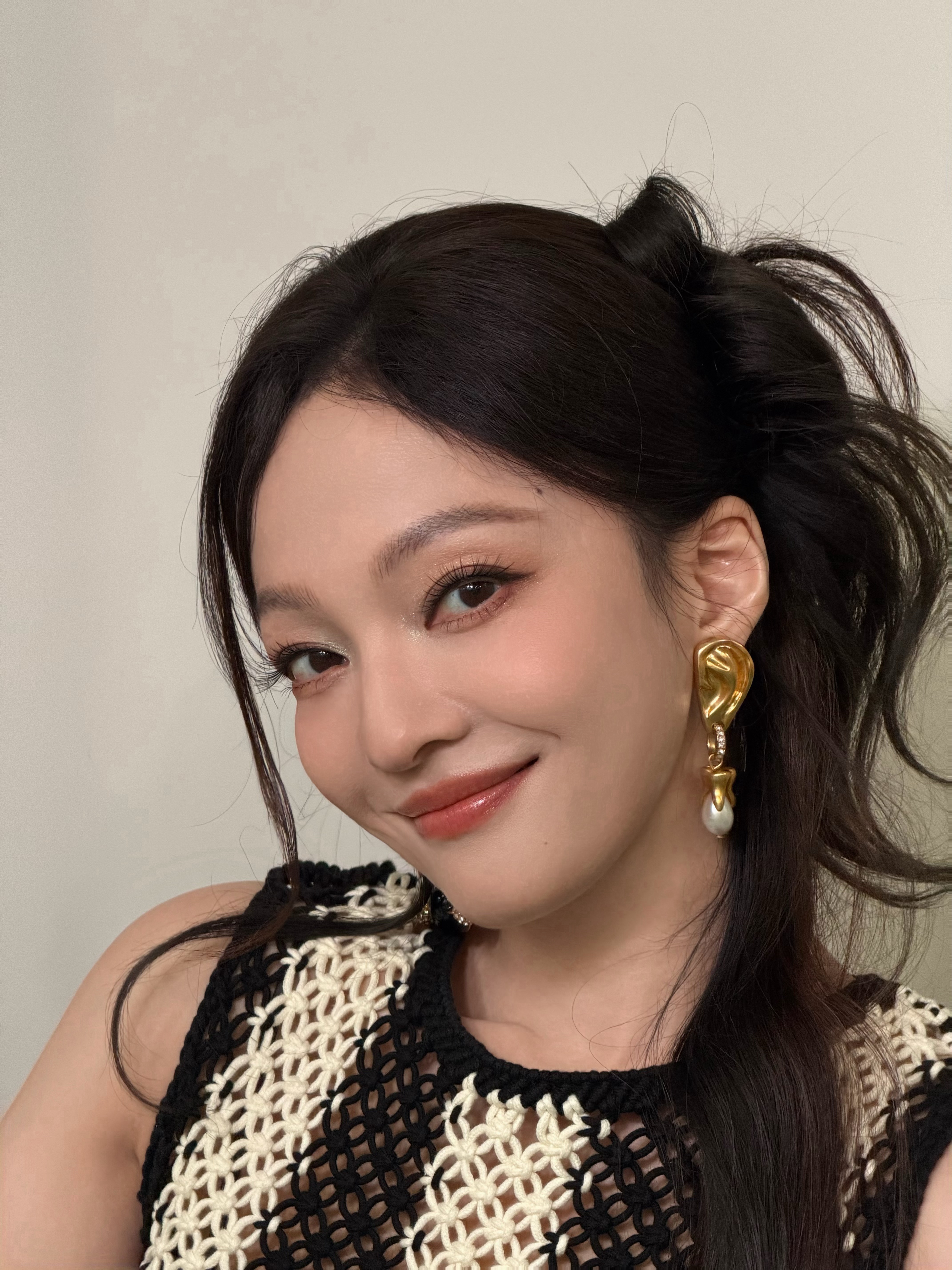 张韶涵｜张韶涵行程0728 广东广州演出后台花絮乌溜溜的黑眼珠👀和你的笑脸😊