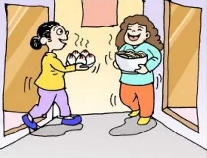 女子多年给残疾邻居送饭：一顿热饭，暖了邻里情！老小区里，每到饭点，总会有热乎的饭