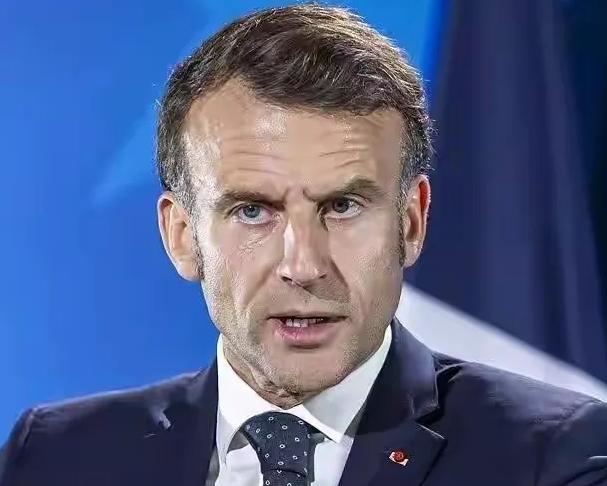 马克龙其实是想要让法国更加名声大噪，于是在美国突然撤出对乌克兰的军事援助之后，法