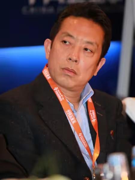 知情权是底线，信任才是未来！大二文凭的贾国龙灾难性公关的根源在于他根本没有读懂高