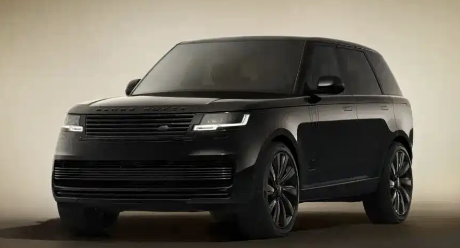 路虎揽胜SV Black首次亮相迈阿密设计展，这 “全黑限定款” 揽胜太帅太酷了